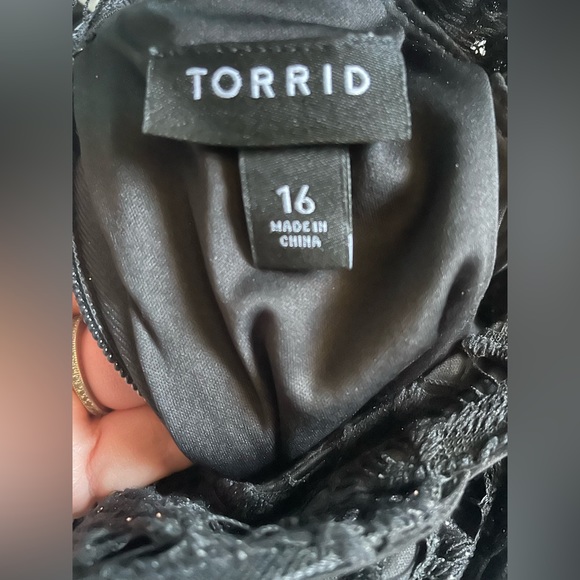 Torrid dress size 1 16/18 shimmer skater - Picture 8 of 9